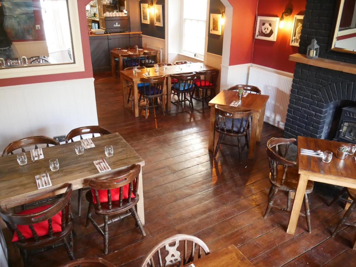 惠特尔伯里 The Fox And Hounds酒店 外观 照片